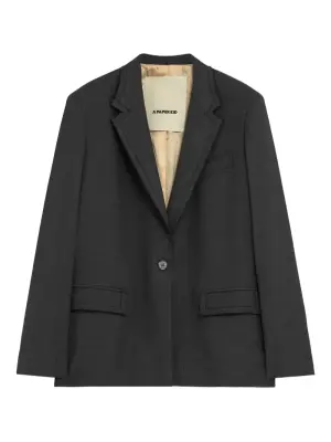 Куртка с заостренными лацканами