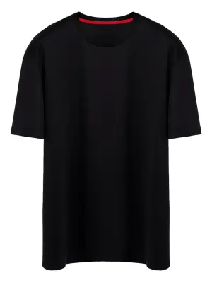 футболка с круглым вырезом