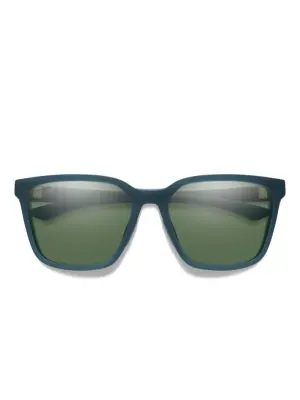 Солнцезащитные очки в квадратной оправе