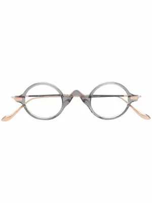 Очки в круглой оправе