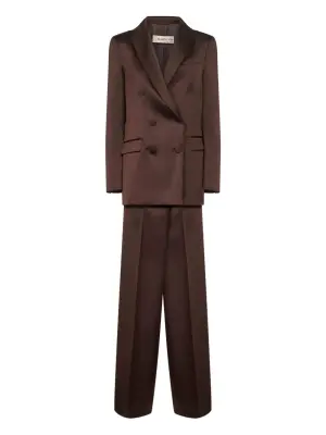 Костюм с двубортным пиджаком
