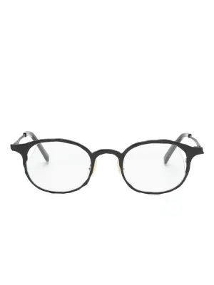 Очки в круглой оправе