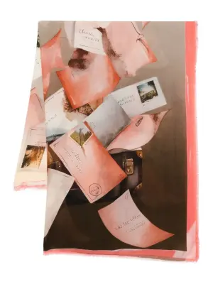 Шарф с бахромой и принтом