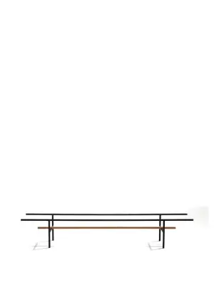 Полка с деревянными элементами