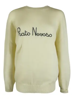 Свитер с вышитыми деталями