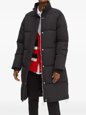 Стеганый пуховик с высоким воротником