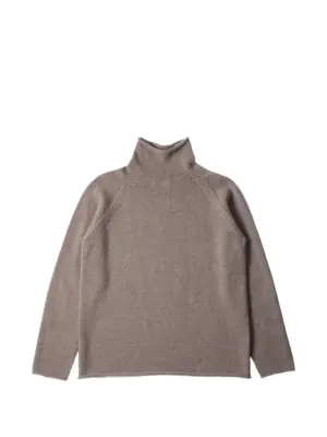 Свитер с высоким воротником