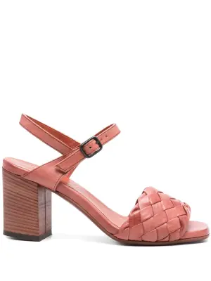 Босоножки на каблуке