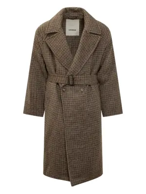 Двубортное пальто в ломаную клетку