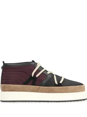 кроссовки на шнуровке