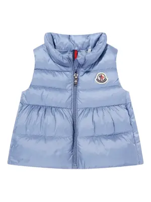 Стеганый жилет с нашивкой-логотипом