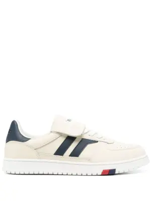 кожаные кроссовки