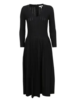 Платье с V-образным вырезом и ребристой вязкой