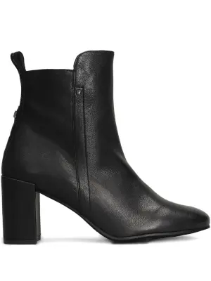 Ботинки на массивном каблуке