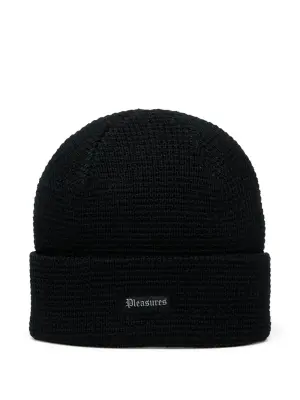 фактурная шапка бини