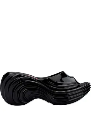 Шлепанцы Quantum на платформе из коллаборации с Diesel