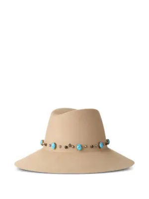 Кепка с логотипом