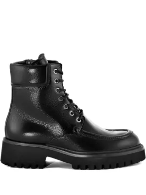 Ботинки на шнуровке