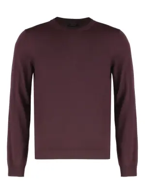 Свитер с круглым вырезом