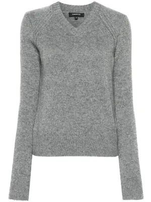 Джемпер с V-образным вырезом