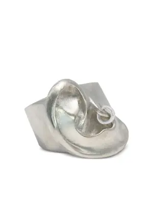 Серебряное кольцо с сапфирами