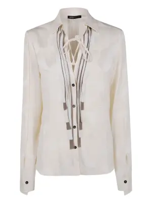 Многослойная рубашка с галстуком на шее