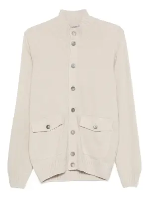 Кардиган на пуговицах с клапанами на карманах