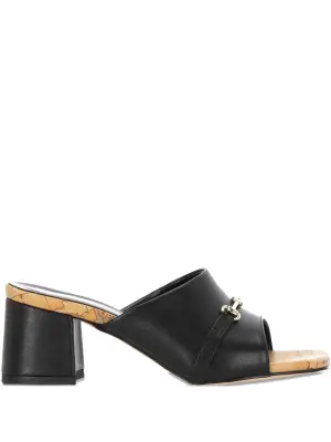 Босоножки на каблуке