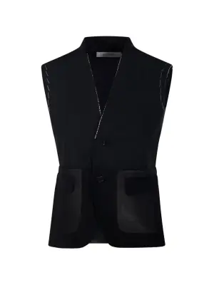 Жилет с пуговицами и клапанными карманами