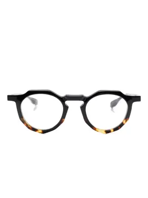 очки в круглой оправе
