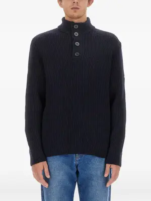 Вязаный свитер на пуговицах