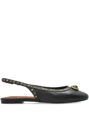 Туфли с ремешком на пятке и заклепками