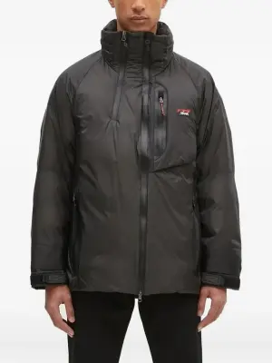 Куртка на молнии с высоким воротником