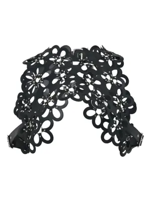 Жилет с вырезами и заклёпками