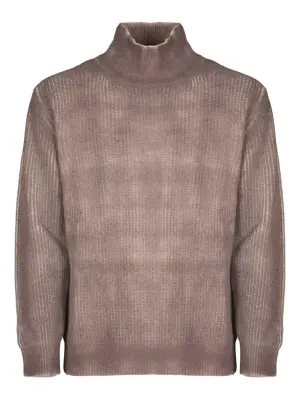 Свитер в рубчик с высоким воротником