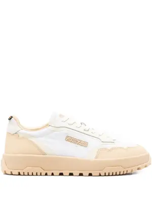 Кроссовки со вставками