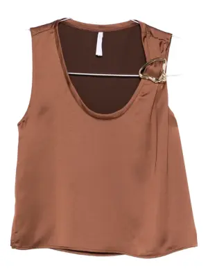 Топ с пряжкой