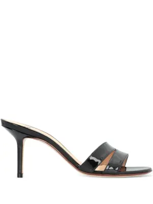 лакированные босоножки на шпильке