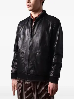 Кожаная куртка на молнии