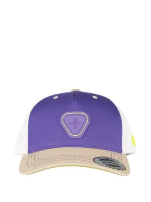 Бейсболка с нашивкой-логотипом